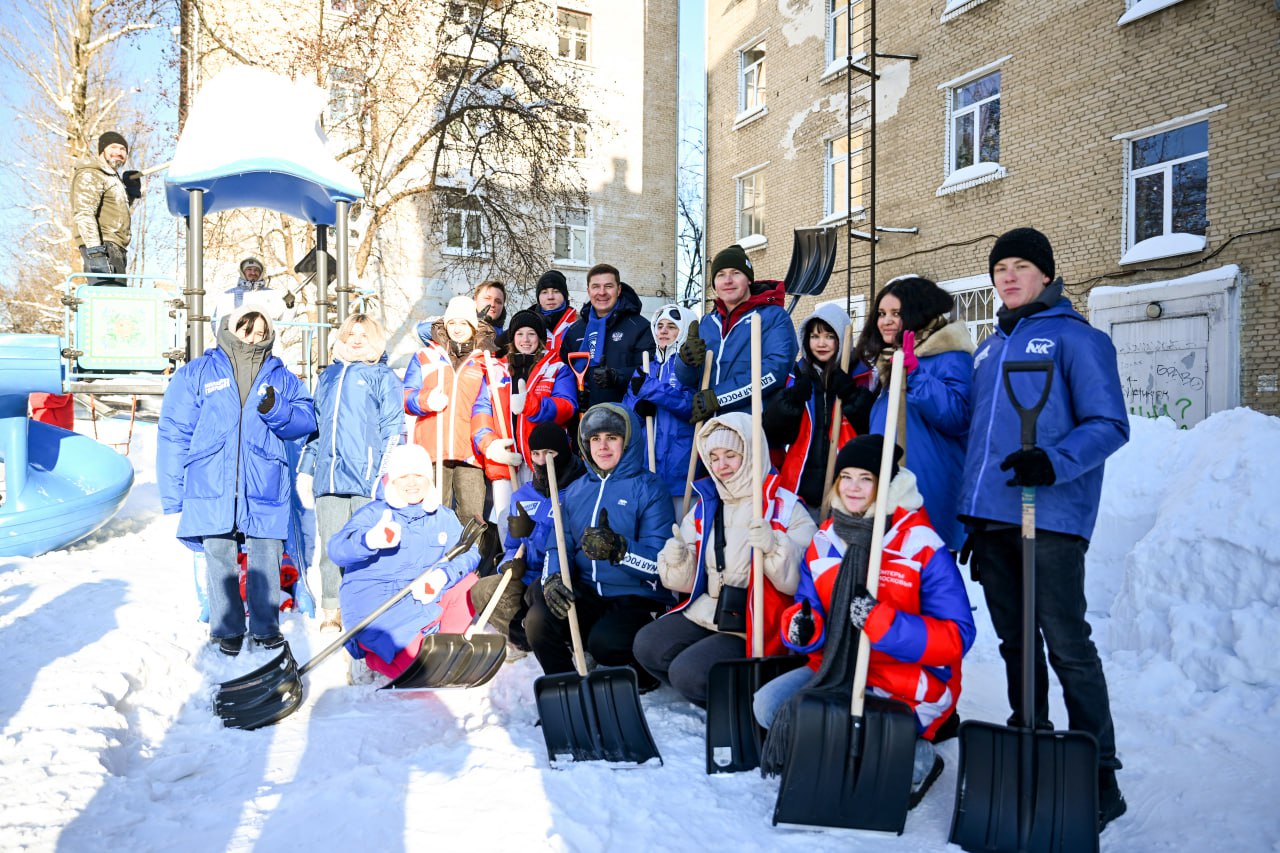 Владимир Волков: Масштабный снежный субботник состоялся сегодня в Люберцах по инициативе партии «Единая Россия» Владимир Волков: Масштабный снежный субботник состоялся сегодня в Люберцах по инициативе партии «Единая Россия»