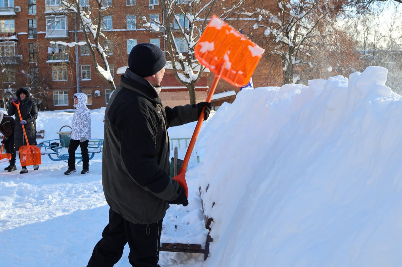 Сергей Мужальских: Сегодня в нашем округе по инициативе Единой России проводим субботник по ликвидации последствий обильного снегопада Сергей Мужальских: Сегодня в нашем округе по инициативе Единой России проводим субботник по ликвидации последствий обильного снегопада