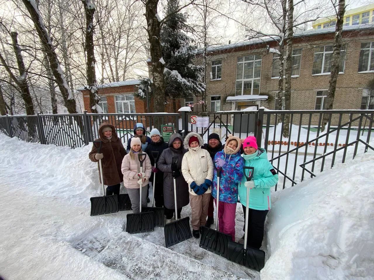 В Сергиевом Посаде прошел масштабный субботник по инициативе партии «Единая Россия» В Сергиевом Посаде прошел масштабный субботник по инициативе партии «Единая Россия»