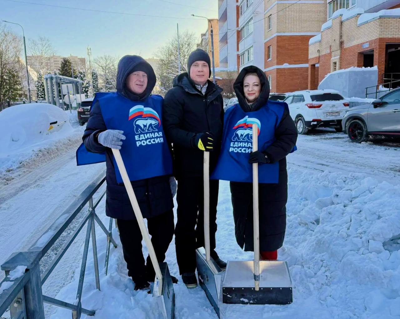 Депутаты и жители города вышли на субботник