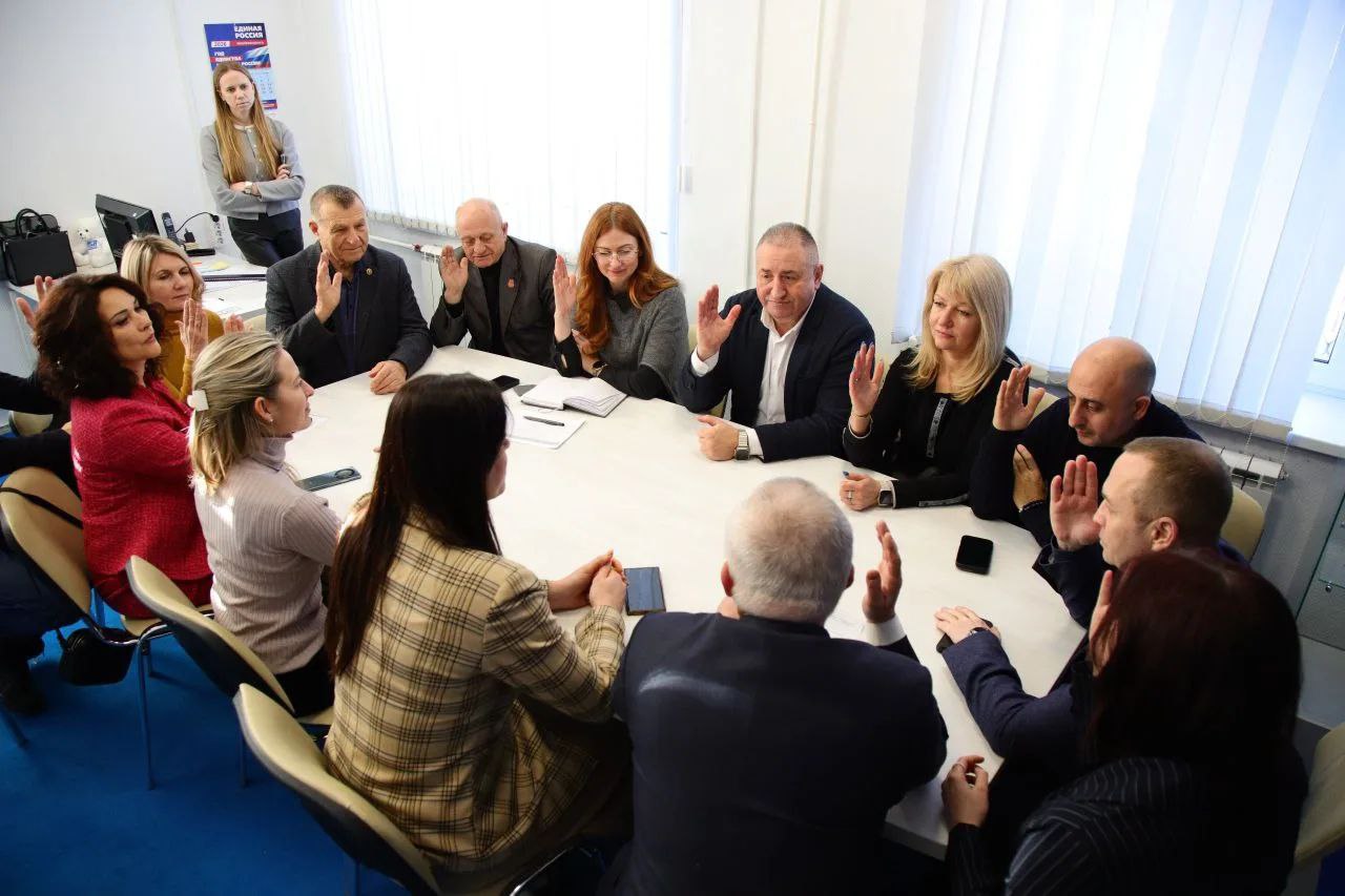 Алексей Малкин: Состоялось очередное заседание местного политического совета, где вместе с депутатом Московской областной Думы Екатериной Лобышевой и членами совета обсудили дальнейшее развитие местного отделения и... Алексей Малкин: Состоялось очередное заседание местного политического совета, где вместе с депутатом Московской областной Думы Екатериной Лобышевой и членами совета обсудили дальнейшее развитие местного отделения и...