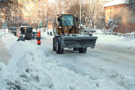 «День за днём»: коммунальные службы Долгопрудного продолжают освобождать город от снега
