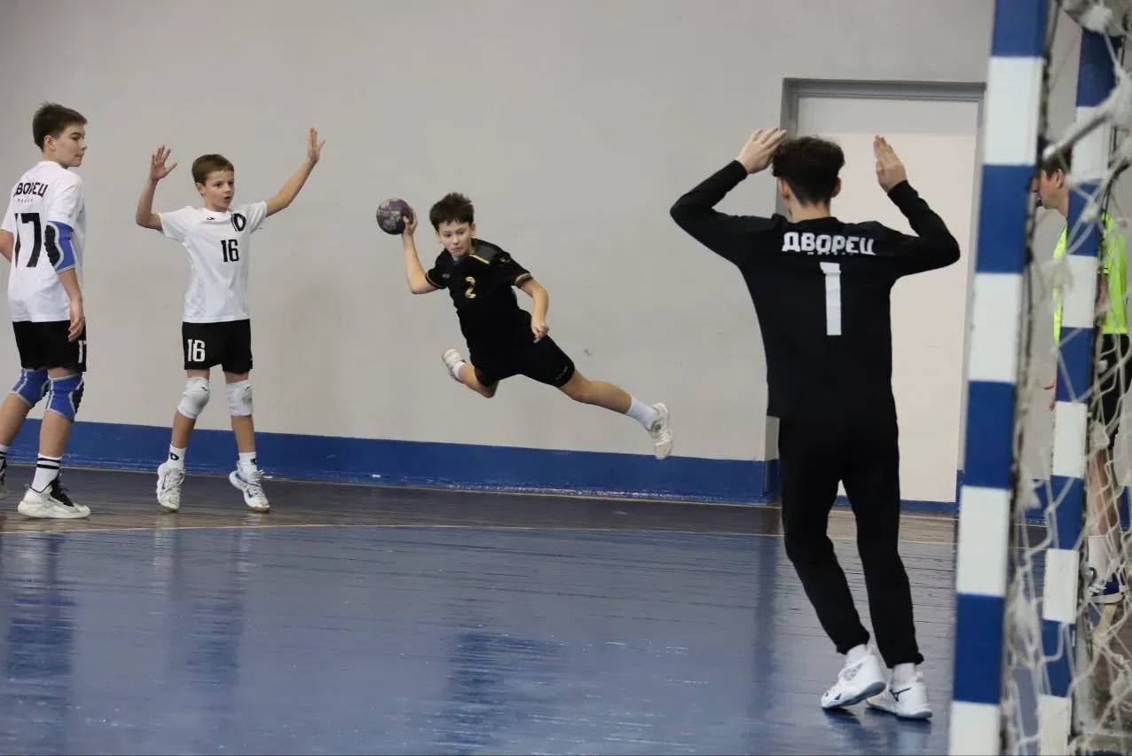 Сборная Московской области с участием спортсменов из Протвино выиграла полуфинал Всероссийских соревнований по гандболу Сборная Московской области с участием спортсменов из Протвино выиграла полуфинал Всероссийских соревнований по гандболу