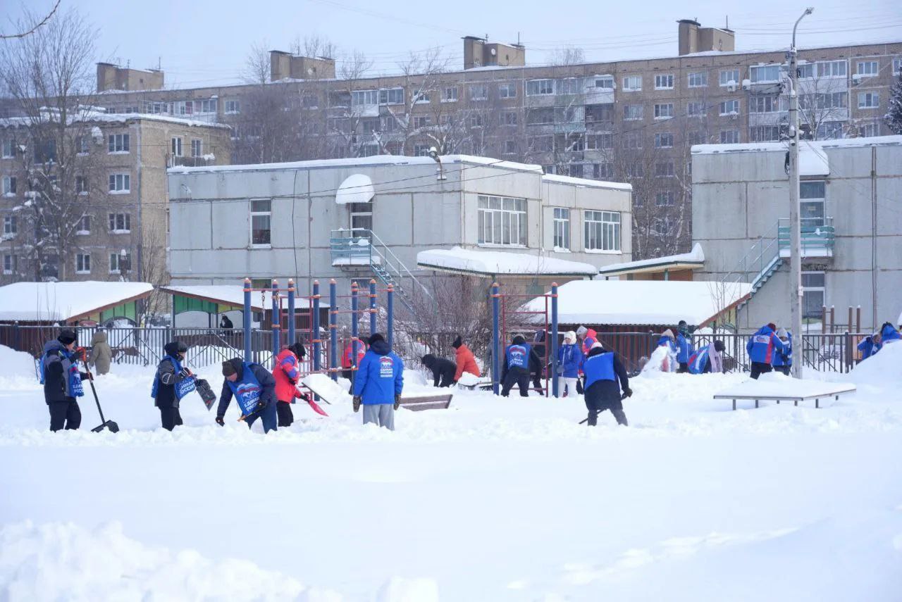 В Сергиевом Посаде прошел масштабный субботник по инициативе партии «Единая Россия» В Сергиевом Посаде прошел масштабный субботник по инициативе партии «Единая Россия»