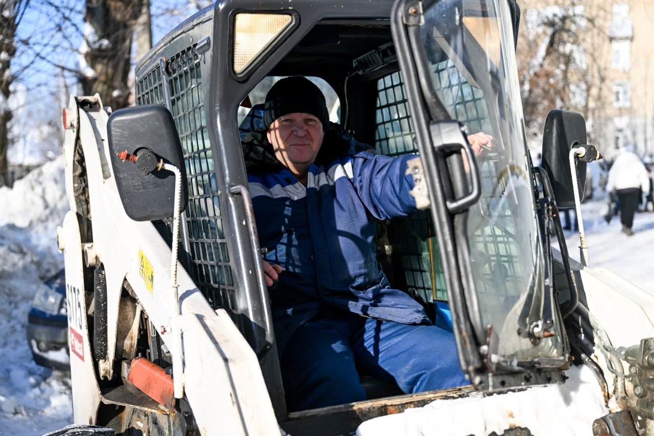 Владимир Волков: Масштабный снежный субботник состоялся сегодня в Люберцах по инициативе партии «Единая Россия» Владимир Волков: Масштабный снежный субботник состоялся сегодня в Люберцах по инициативе партии «Единая Россия»