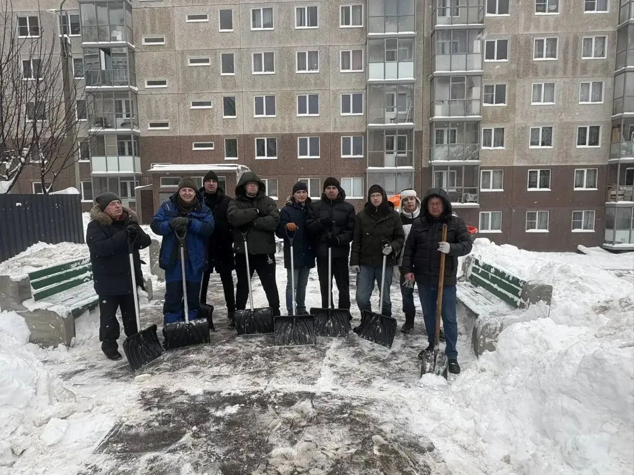 В Сергиевом Посаде прошел масштабный субботник по инициативе партии «Единая Россия» В Сергиевом Посаде прошел масштабный субботник по инициативе партии «Единая Россия»