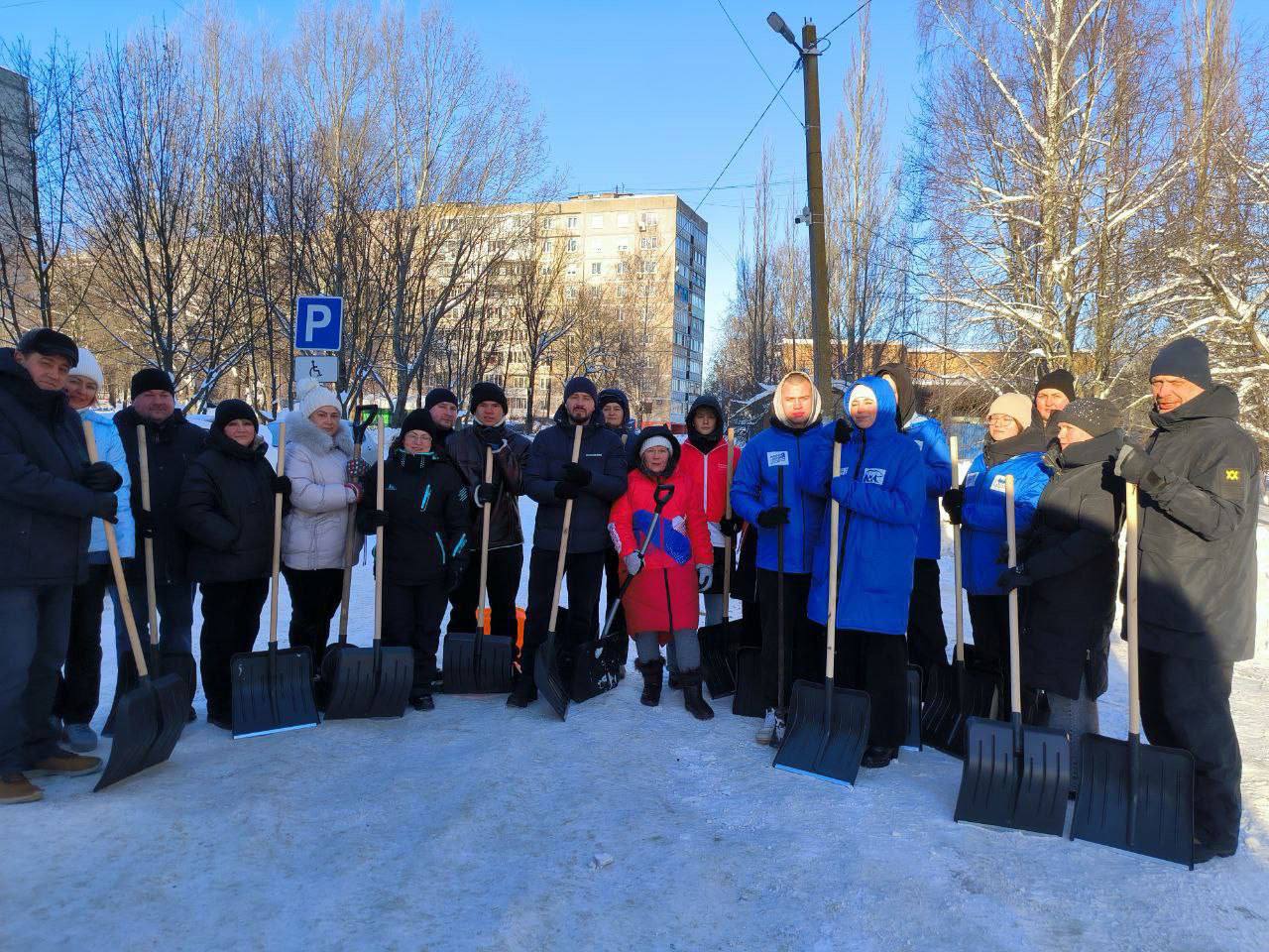 Сегодня в Воскресенске прошел зимний субботник Сегодня в Воскресенске прошел зимний субботник
