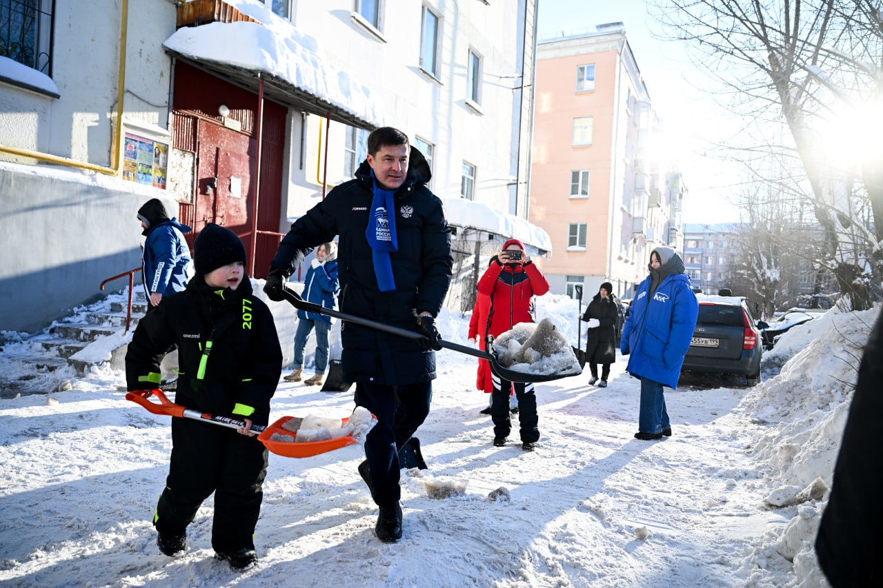 Владимир Волков: Масштабный снежный субботник состоялся сегодня в Люберцах по инициативе партии «Единая Россия» Владимир Волков: Масштабный снежный субботник состоялся сегодня в Люберцах по инициативе партии «Единая Россия»