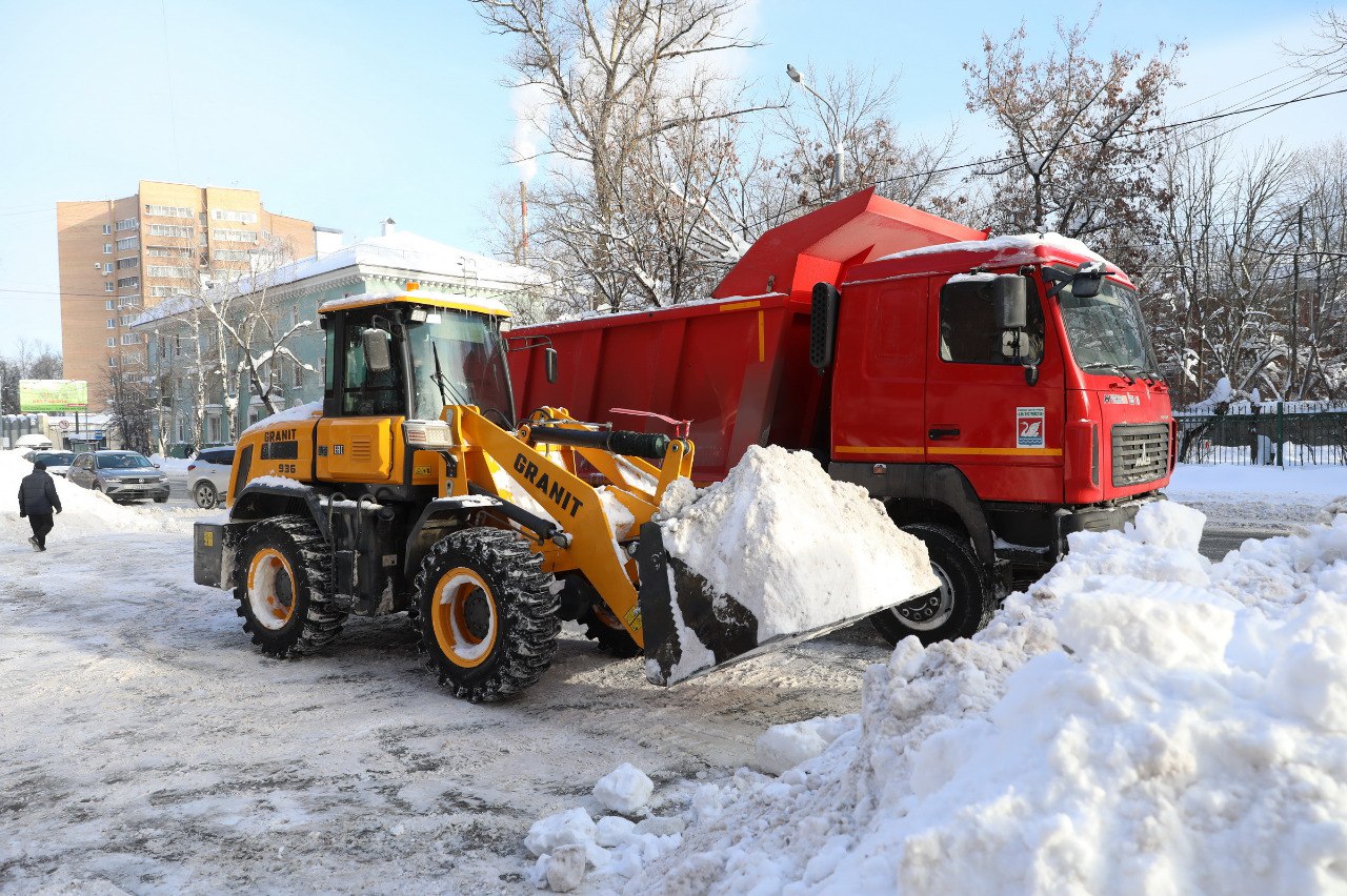 «День за днём»: коммунальные службы Долгопрудного продолжают освобождать город от снега «День за днём»: коммунальные службы Долгопрудного продолжают освобождать город от снега