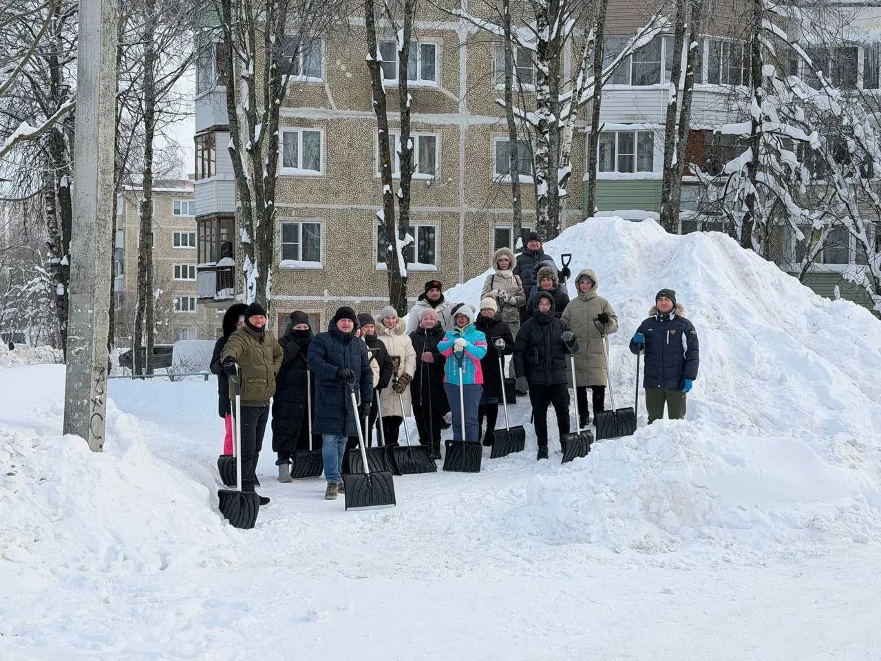 В Сергиевом Посаде прошел масштабный субботник по инициативе партии «Единая Россия» В Сергиевом Посаде прошел масштабный субботник по инициативе партии «Единая Россия»