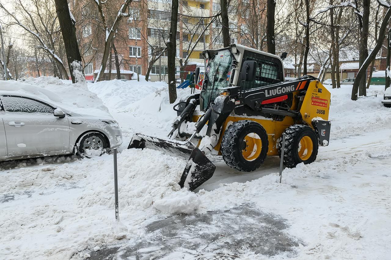 Григорий Артамонов: После мощных снегопадов наши коммунальные службы работают в условиях аномальных морозов Григорий Артамонов: После мощных снегопадов наши коммунальные службы работают в условиях аномальных морозов