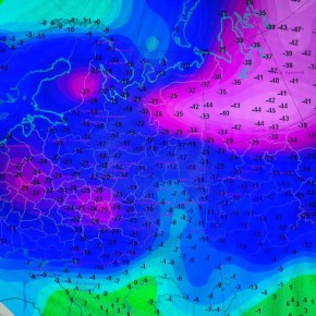 «Морозы премиум-люкс» лютуют в Центральной России: минувшей ночью на опорной метеостанции ВДНХ столбик термометра застыл на отметке -20,5, сообщил синоптик Тишковец