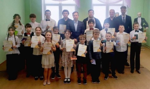 Обучающиеся отдела народных инструментов ЖДШИ № 1 успешно выступили на Городском открытом конкурсе «Балалайка. От мала до велика» в Электростали