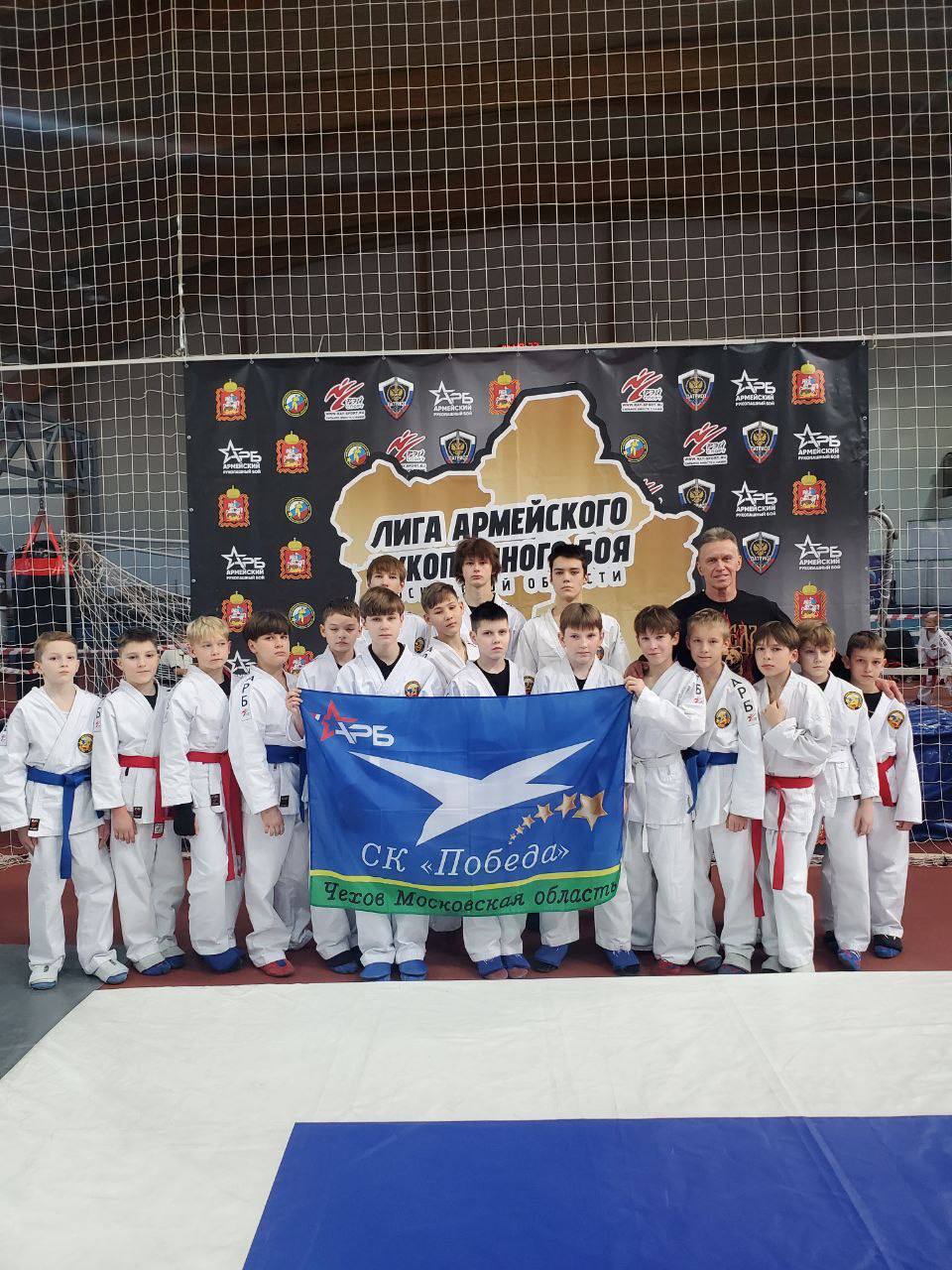 КОМПЛЕКТ НАГРАД НА ОБЛАСТНЫХ СОРЕВНОВАНИЯХ У СПОРТСМЕНОВ ИЗ ЧЕХОВА КОМПЛЕКТ НАГРАД НА ОБЛАСТНЫХ СОРЕВНОВАНИЯХ У СПОРТСМЕНОВ ИЗ ЧЕХОВА