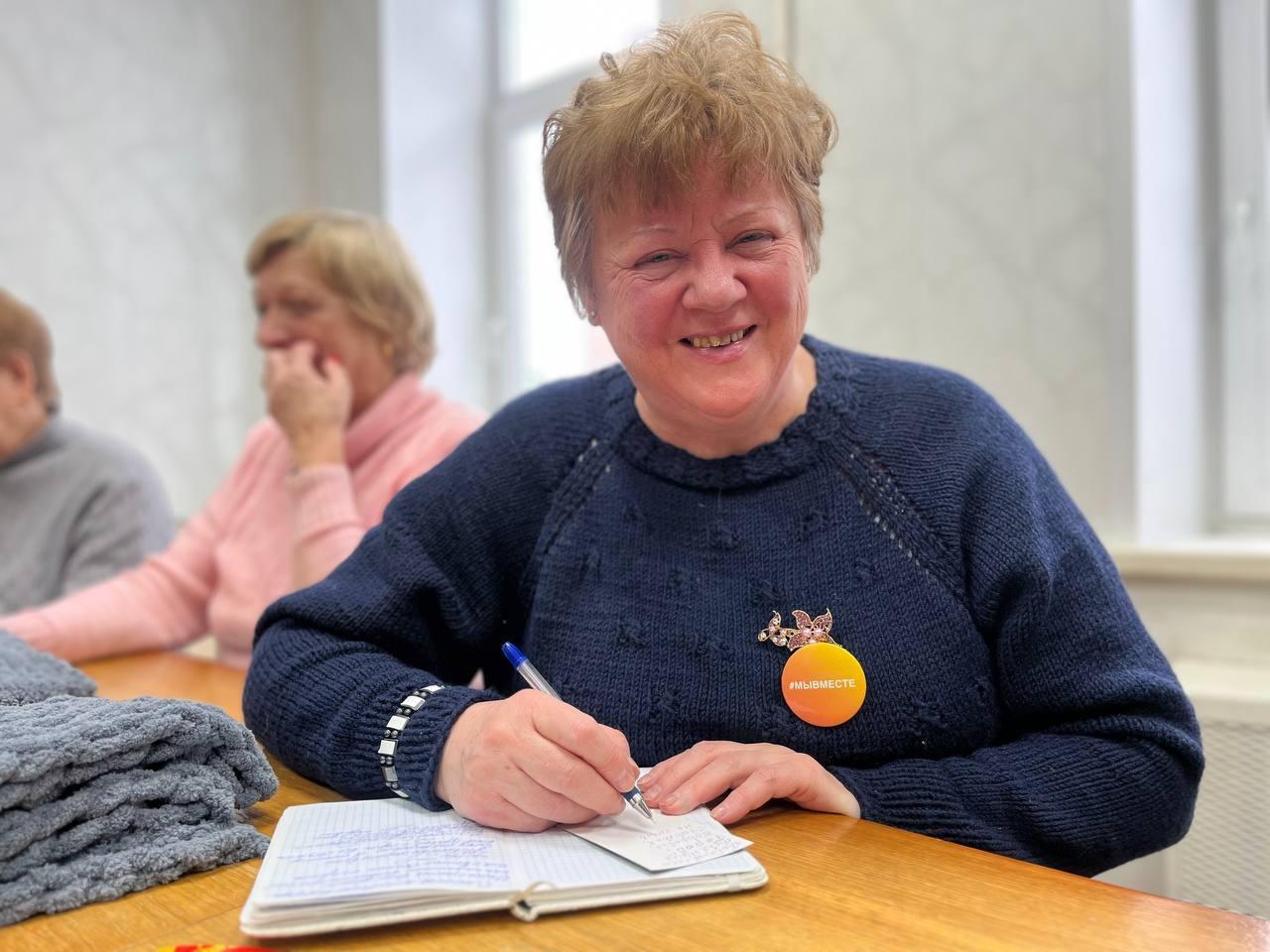 Тепло для героя: Пушкинские долголеты подарили частичку тепла и заботы участникам СВО Тепло для героя: Пушкинские долголеты подарили частичку тепла и заботы участникам СВО