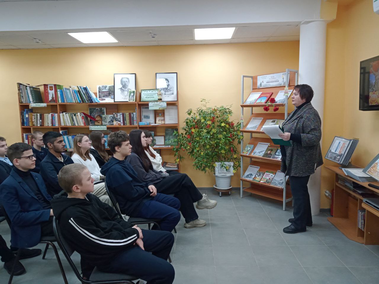 Героическую панораму «Не обсуждая Родины приказ» посетили читатели Столбовской библиотеки им.О.Кургузова