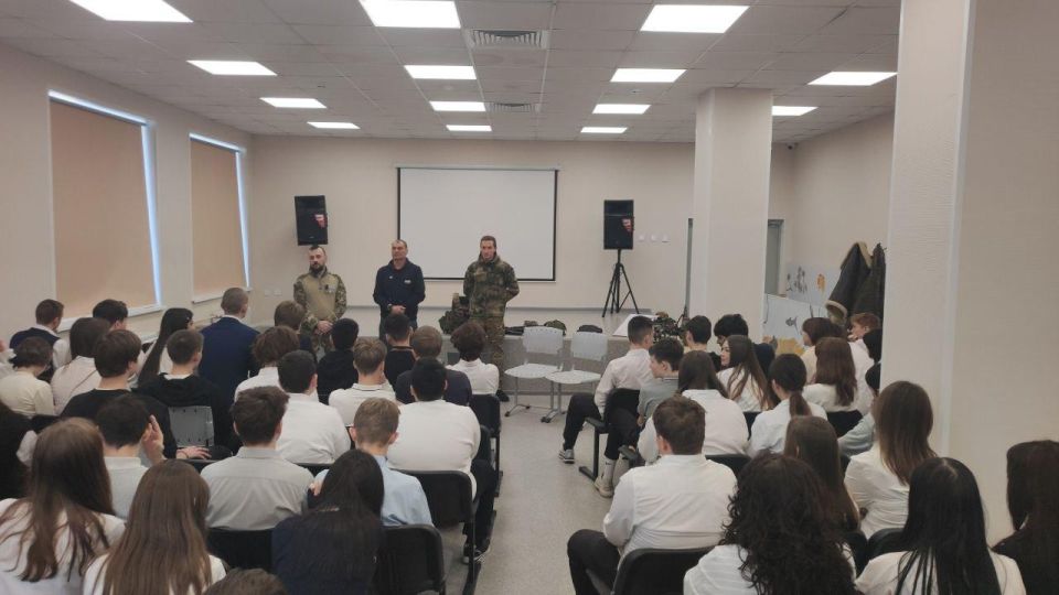 4 ������� � ������ ����������� � 4 �. ������� ��� ���������������� ��������� ���� ��������, ������������ �� ��� ������ ������-������������������