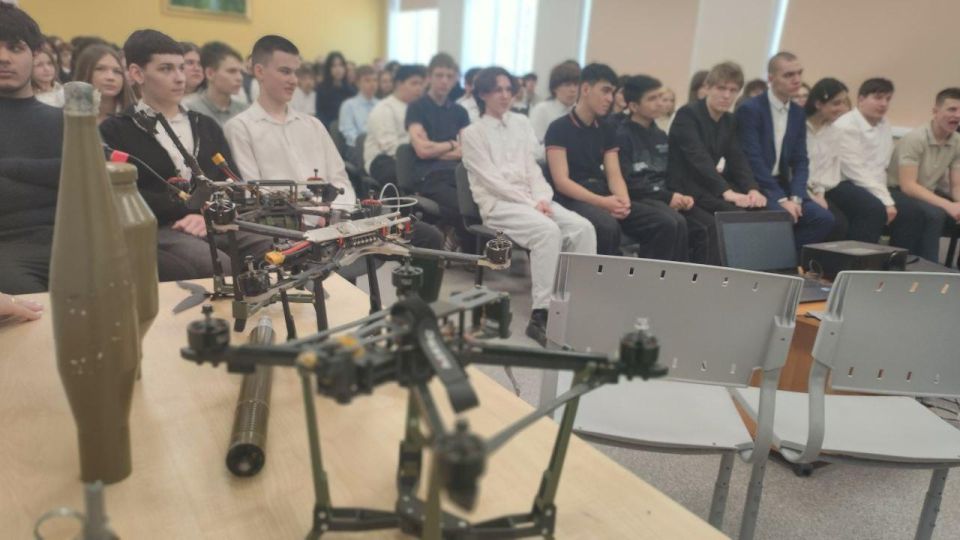 4 ������� � ������ ����������� � 4 �. ������� ��� ���������������� ��������� ���� ��������, ������������ �� ��� ������ ������-������������������