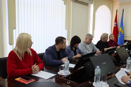 ����, ����������� �������� ����� �� ������ ����� � ������, ������ � �������