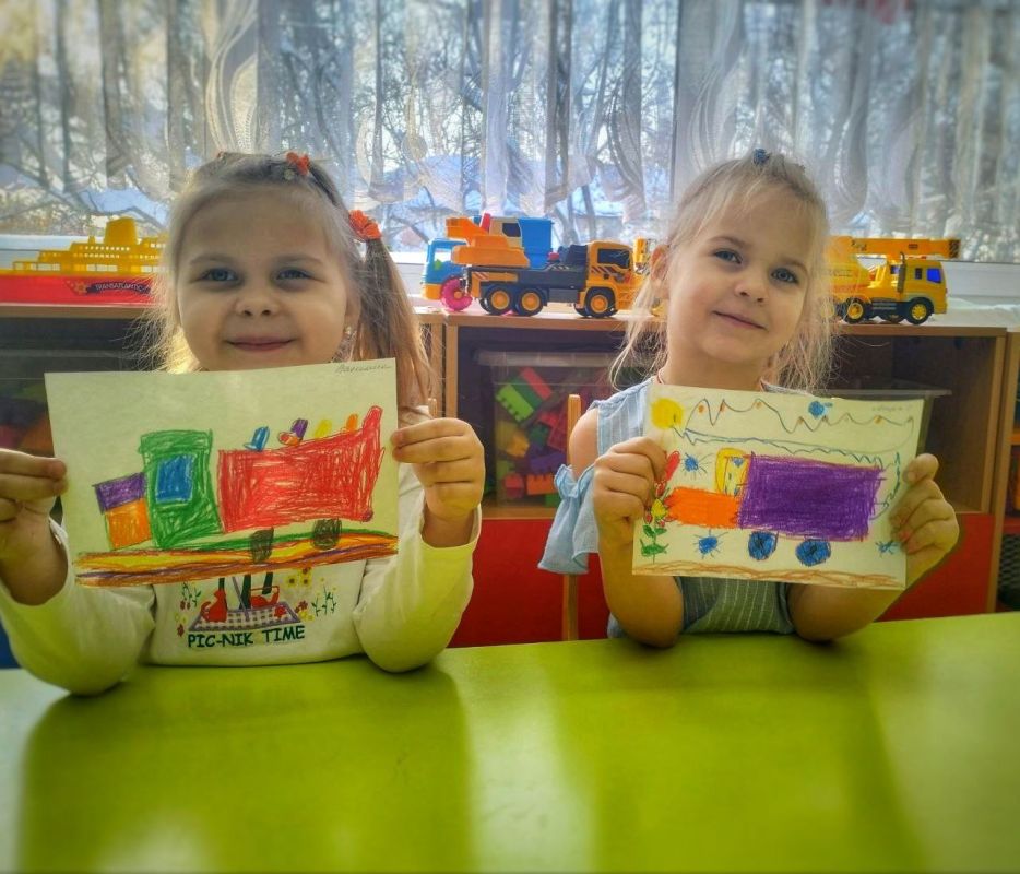 В рамках реализации проекта «Предшкола: стандарт детского сада» в дошкольном отделении гимназии №2 м.о. Чехов (здание 3, п. Васькино) на тематической неделе «Экпериментариум» - лексическая тема «Великие ученые и их... В рамках реализации проекта «Предшкола: стандарт детского сада» в дошкольном отделении гимназии №2 м.о. Чехов (здание 3, п. Васькино) на тематической неделе «Экпериментариум» - лексическая тема «Великие ученые и их...