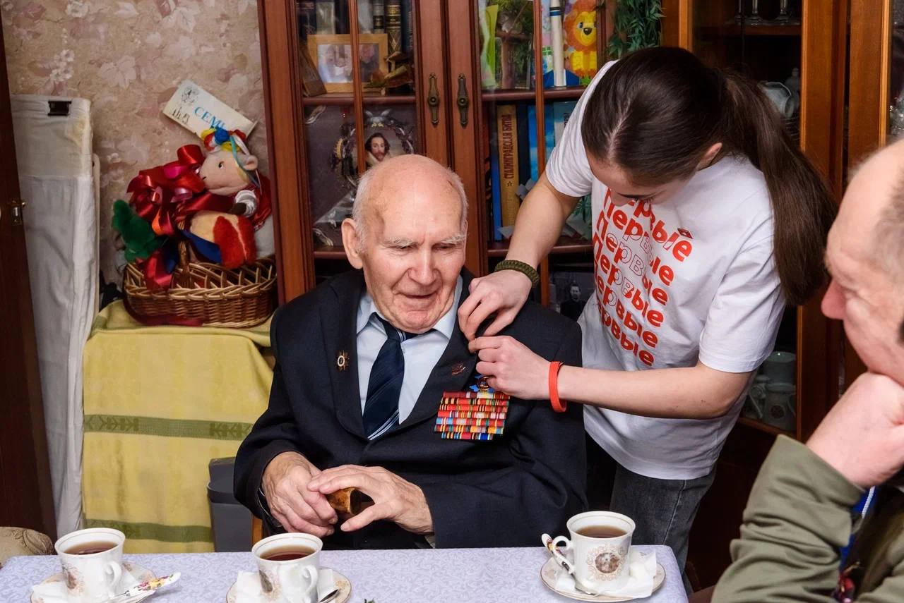 Сергей Юров: Свой день рождения отмечает ветеран Великой Отечественной войны, почётный житель Балашихи Василий Леонтьевич Голотюк - человек легендарной судьбы, стойкости и подлинного служения Отечеству Сергей Юров: Свой день рождения отмечает ветеран Великой Отечественной войны, почётный житель Балашихи Василий Леонтьевич Голотюк - человек легендарной судьбы, стойкости и подлинного служения Отечеству