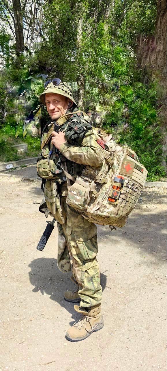 Антон Иванов, бывший начальник второго караула пожарно-спасательной части № 259 прошел путь от спасения людей в горящих зданиях до помощи ветеранам СВО в возвращении к мирной жизни Антон Иванов, бывший начальник второго караула пожарно-спасательной части № 259 прошел путь от спасения людей в горящих зданиях до помощи ветеранам СВО в возвращении к мирной жизни