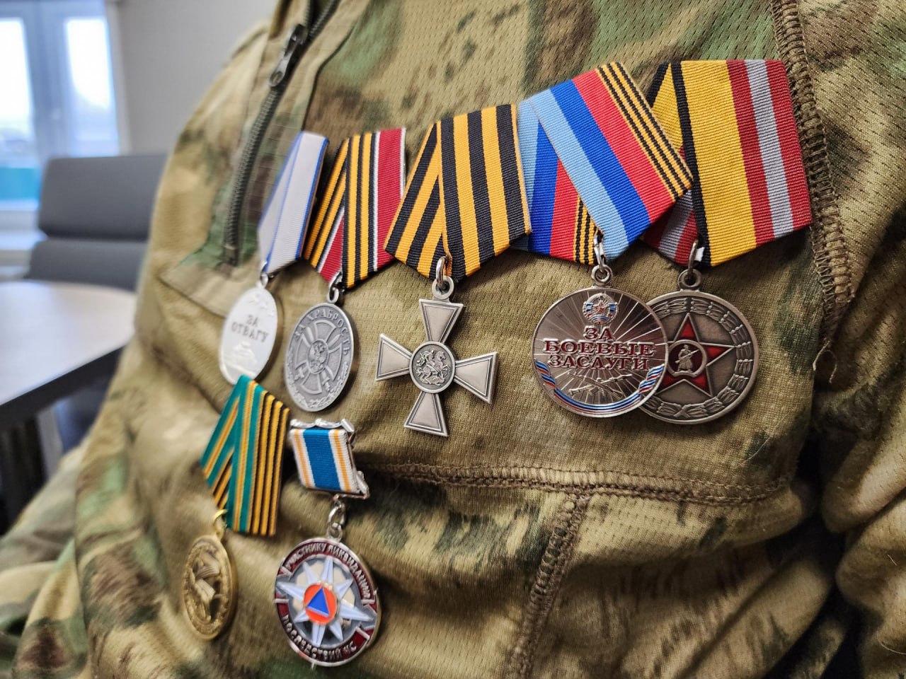 Антон Иванов, бывший начальник второго караула пожарно-спасательной части № 259 прошел путь от спасения людей в горящих зданиях до помощи ветеранам СВО в возвращении к мирной жизни Антон Иванов, бывший начальник второго караула пожарно-спасательной части № 259 прошел путь от спасения людей в горящих зданиях до помощи ветеранам СВО в возвращении к мирной жизни