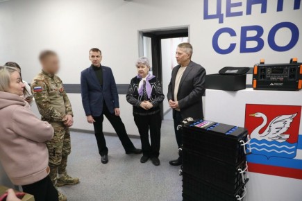 В Центре поддержки участников СВО Долгопрудного бойцам передали необходимое оборудование