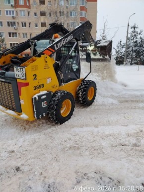 Работы по комплексной уборке городских территорий Жуковского продолжаются