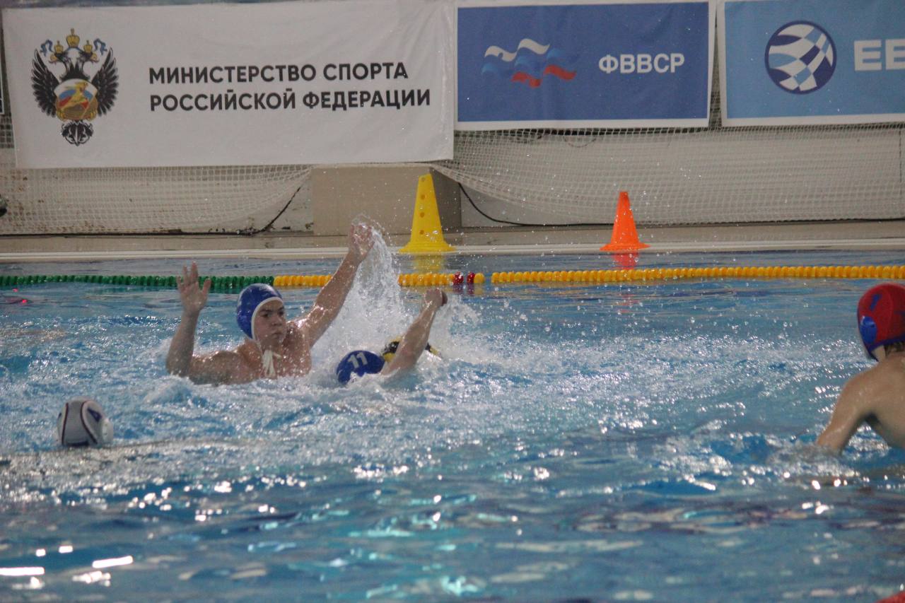 Вчера в Чехове, в бассейне ДС «Олимпийский им. В.С. Максимова» начался 3 тур первенства России по водному поло среди юношей до 19 лет Вчера в Чехове, в бассейне ДС «Олимпийский им. В.С. Максимова» начался 3 тур первенства России по водному поло среди юношей до 19 лет