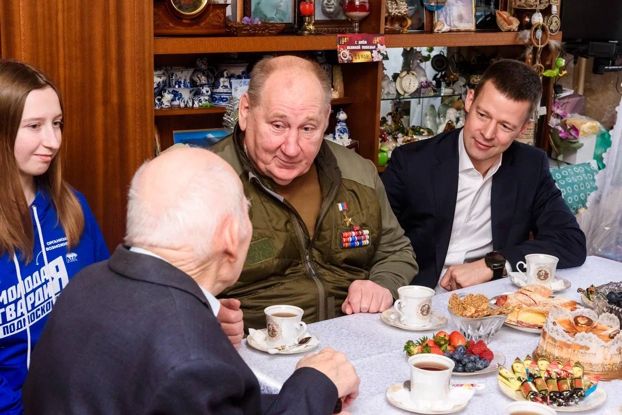 Сергей Юров: Свой день рождения отмечает ветеран Великой Отечественной войны, почётный житель Балашихи Василий Леонтьевич Голотюк - человек легендарной судьбы, стойкости и подлинного служения Отечеству Сергей Юров: Свой день рождения отмечает ветеран Великой Отечественной войны, почётный житель Балашихи Василий Леонтьевич Голотюк - человек легендарной судьбы, стойкости и подлинного служения Отечеству