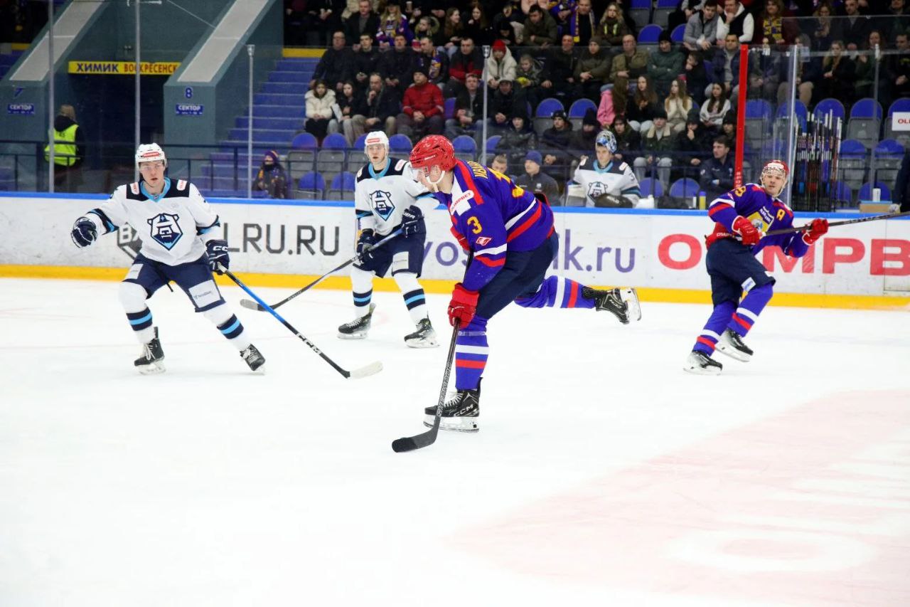 Алексей Малкин: Вместе с дочкой и болельщиками был рад вновь поддержать любимый "Химик" в поединке с ХК "Норильск" Алексей Малкин: Вместе с дочкой и болельщиками был рад вновь поддержать любимый "Химик" в поединке с ХК "Норильск"