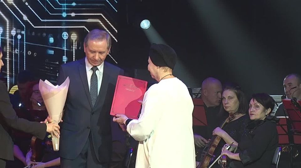 �� ������ �������� ���������� ������������� �����������, ����������� 80-����� ����������� ��������� ����� �.�. ��������