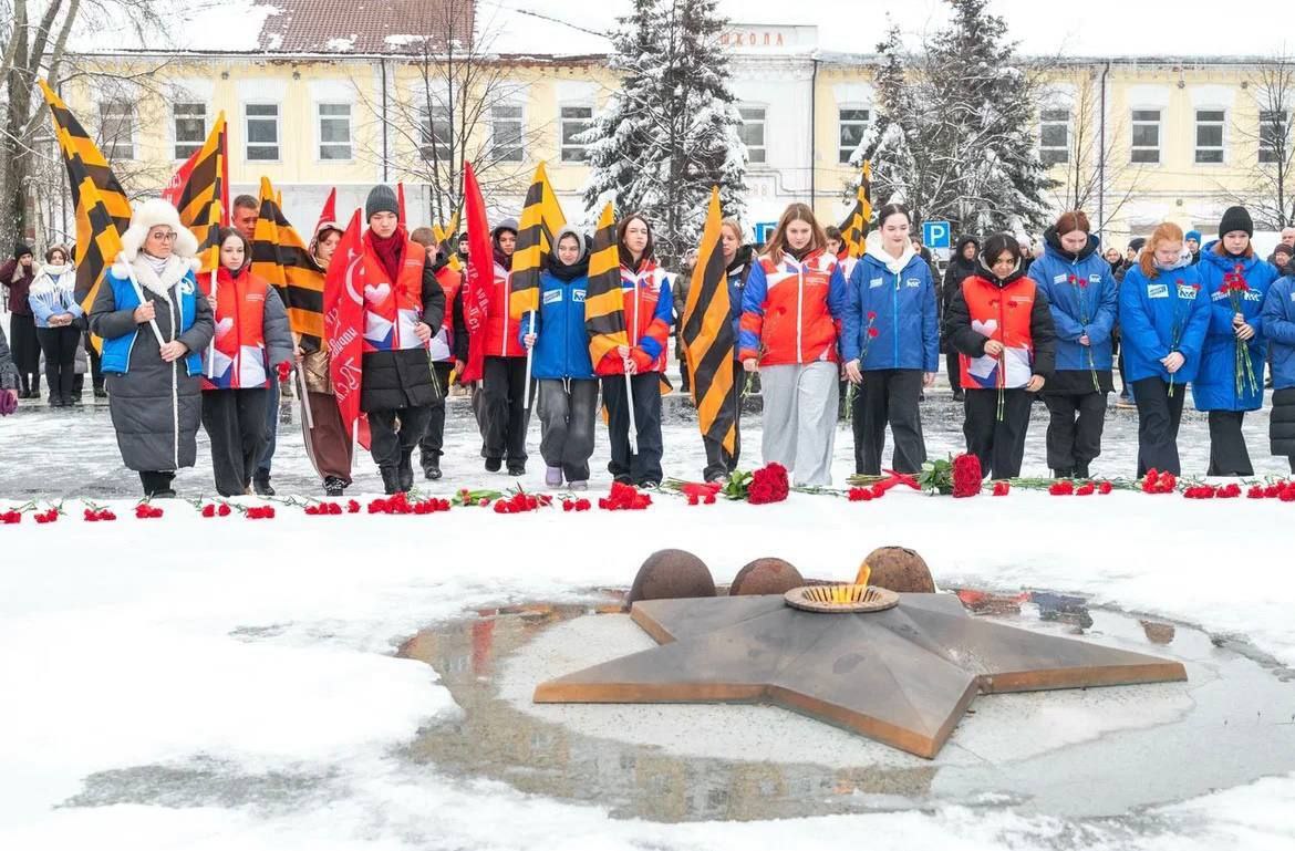 Реутовчане возложили цветы в память о погибших героях-интернационалистах Реутовчане возложили цветы в память о погибших героях-интернационалистах
