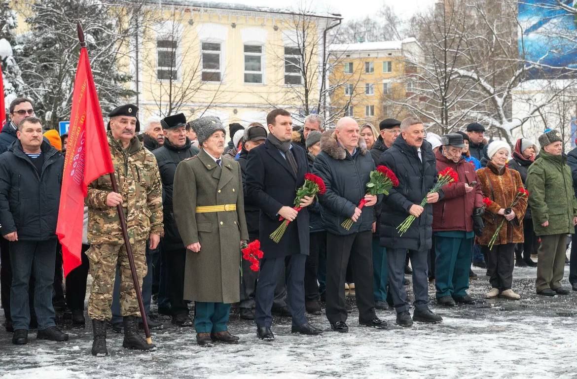 Реутовчане возложили цветы в память о погибших героях-интернационалистах Реутовчане возложили цветы в память о погибших героях-интернационалистах