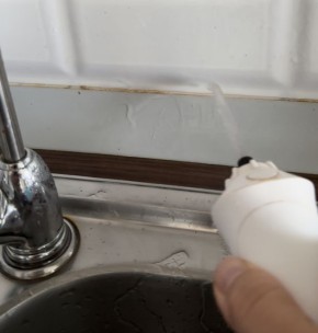 Ирригатор в роли помощника для чистоты на кухне: неожиданные возможности