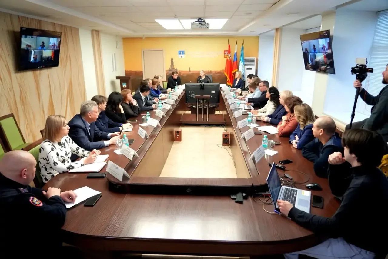 Сегодня провели расширенное оперативное совещание в администрации округа Сегодня провели расширенное оперативное совещание в администрации округа