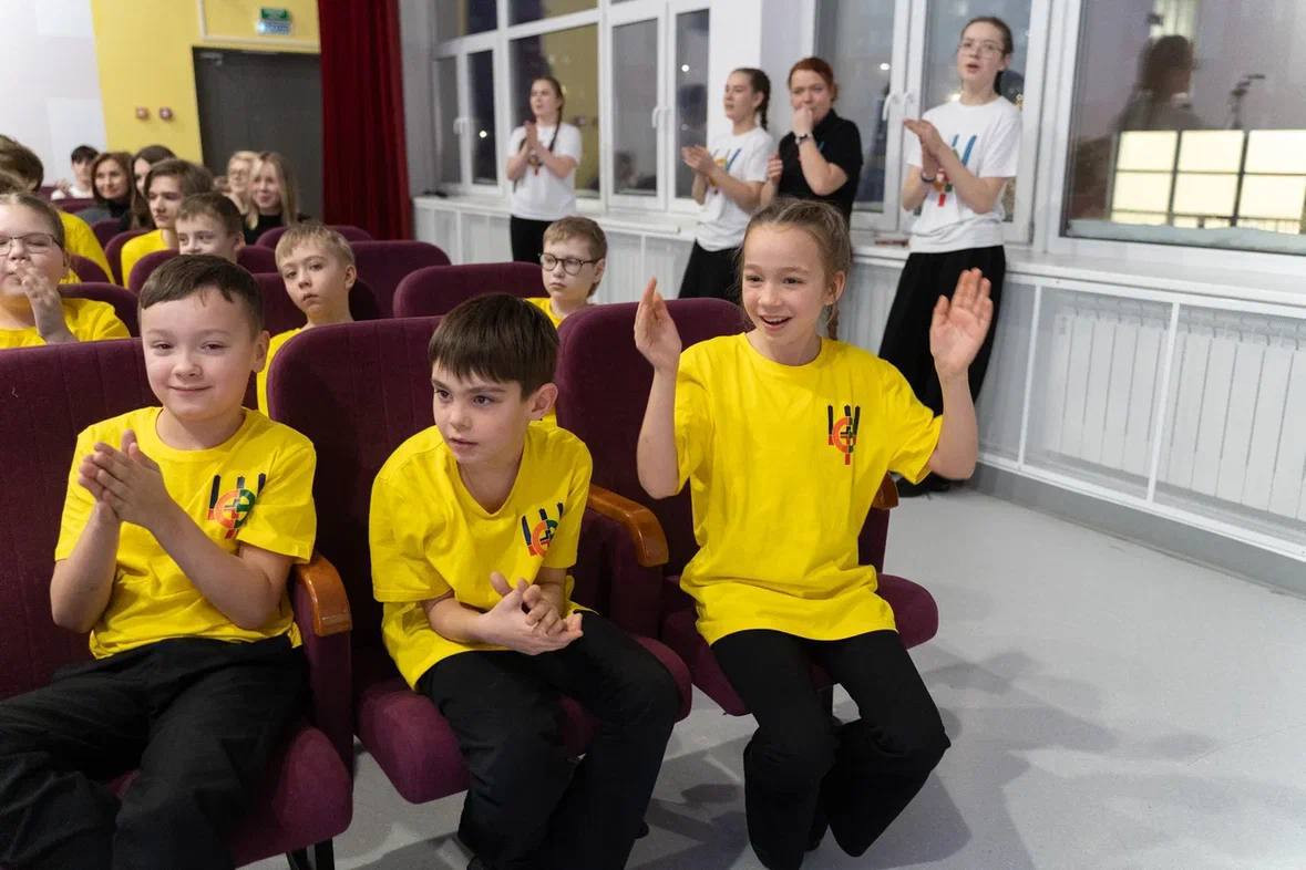 Руководитель театра «ШЭСТ» и Центра эстетического воспитания Елена Жихарева отметила юбилей Руководитель театра «ШЭСТ» и Центра эстетического воспитания Елена Жихарева отметила юбилей