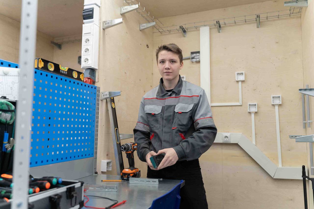 В жуковском подразделении колледжа «Московия» готовят сварщиков с использованием VR-технологий В жуковском подразделении колледжа «Московия» готовят сварщиков с использованием VR-технологий