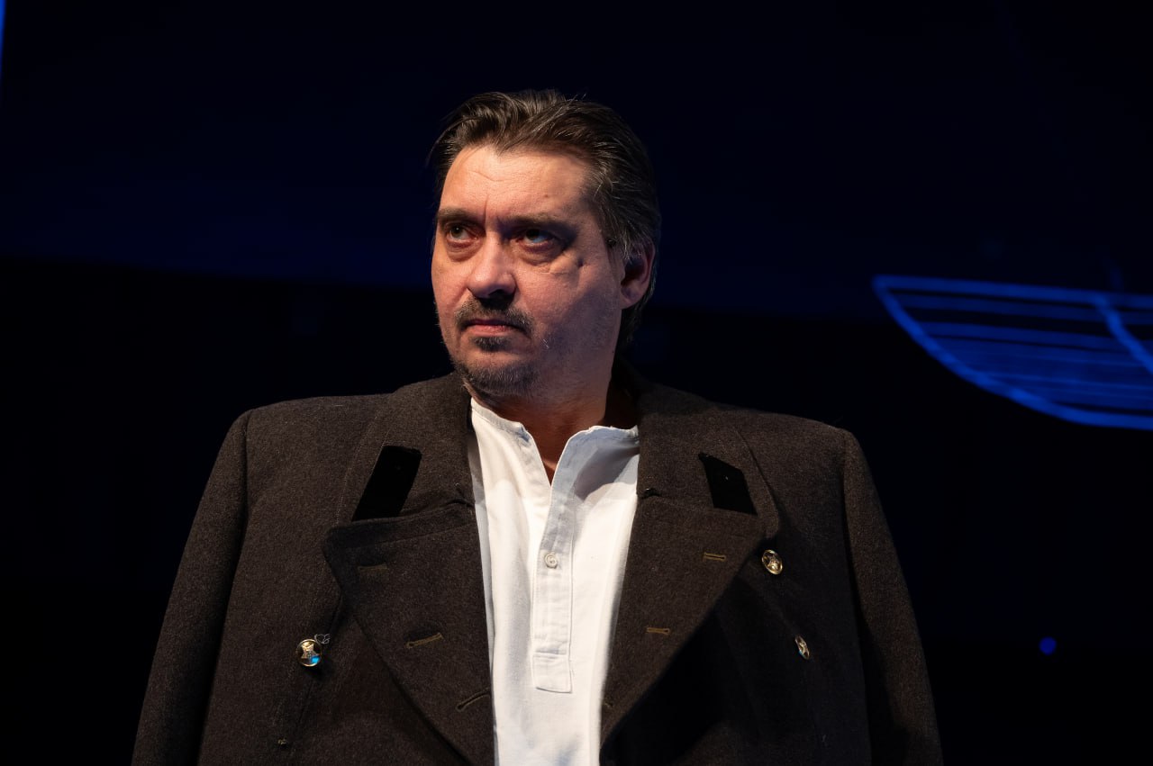 В театре «Зазеркалье» состоялся показ спектакля «Генерал», на котором побывали и журналисты Серпуховского информационного агентства В театре «Зазеркалье» состоялся показ спектакля «Генерал», на котором побывали и журналисты Серпуховского информационного агентства