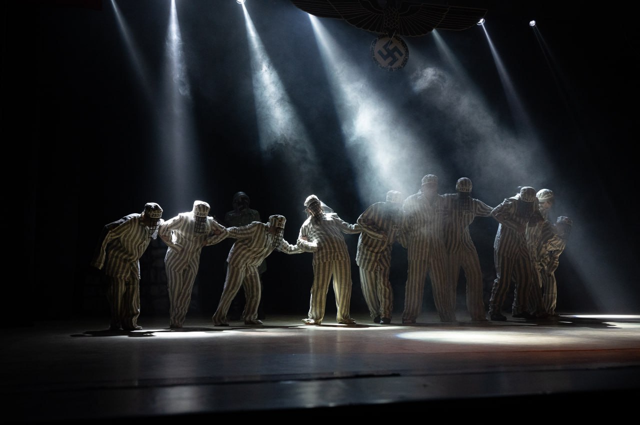 В театре «Зазеркалье» состоялся показ спектакля «Генерал», на котором побывали и журналисты Серпуховского информационного агентства В театре «Зазеркалье» состоялся показ спектакля «Генерал», на котором побывали и журналисты Серпуховского информационного агентства