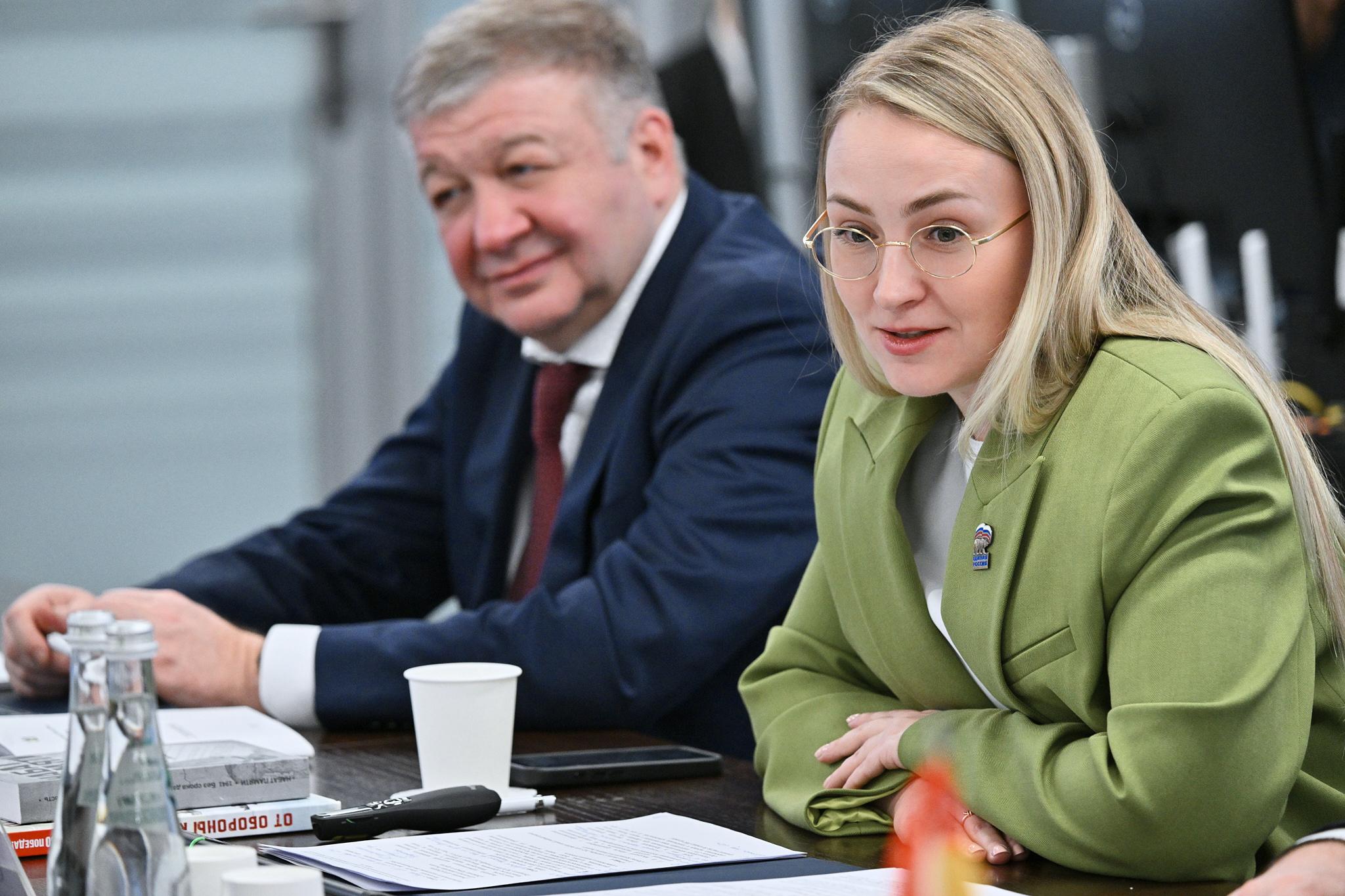 Сегодня в Мособлдуме принимаем делегацию Воронежской областной Думы во главе с председателем Юрием Матузовым Сегодня в Мособлдуме принимаем делегацию Воронежской областной Думы во главе с председателем Юрием Матузовым