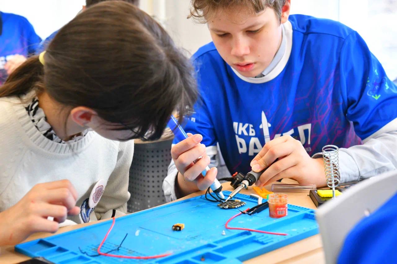 От школьной идеи – к профессии будущего: в Химках прошёл «День технологий» От школьной идеи – к профессии будущего: в Химках прошёл «День технологий»