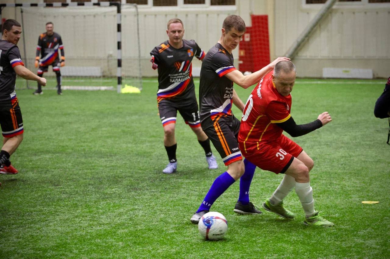 Сергей Юров: Команда настоящих Героев. В конце дня поприветствовал футбольную команду Балашихинского отделения Ассоциации ветеранов СВО «Штурм» перед их товарищеским матчем с командой ПАО «АК «Рубин» Сергей Юров: Команда настоящих Героев. В конце дня поприветствовал футбольную команду Балашихинского отделения Ассоциации ветеранов СВО «Штурм» перед их товарищеским матчем с командой ПАО «АК «Рубин»