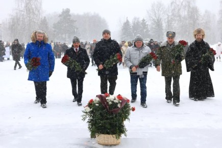 Игорь Трифонов: В преддверии Дня защитника Отечества в нашем городе возложили цветы к памятникам воинской славы