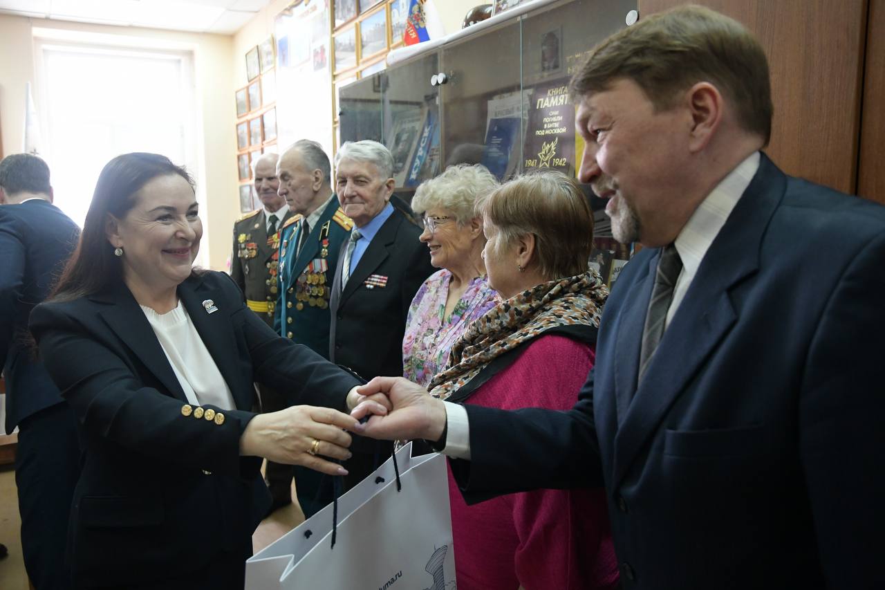 Встретился с президиумом совета ветеранов нашего округа Встретился с президиумом совета ветеранов нашего округа