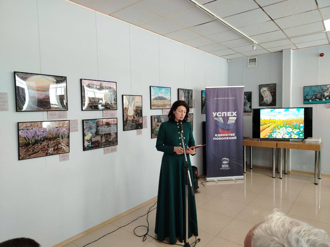 СТУПИНО. В преддверии Дня защитника Отечества принял участие в открытии персональной выставки ступинского художника Вячеслава Васильевича Котова СТУПИНО. В преддверии Дня защитника Отечества принял участие в открытии персональной выставки ступинского художника Вячеслава Васильевича Котова