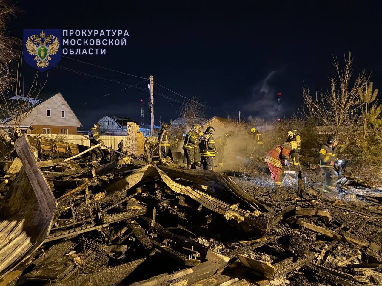 Ребенок, выживший при пожаре в Воскресенке, выпрыгнул из окна второго этажа, спасаясь от огня