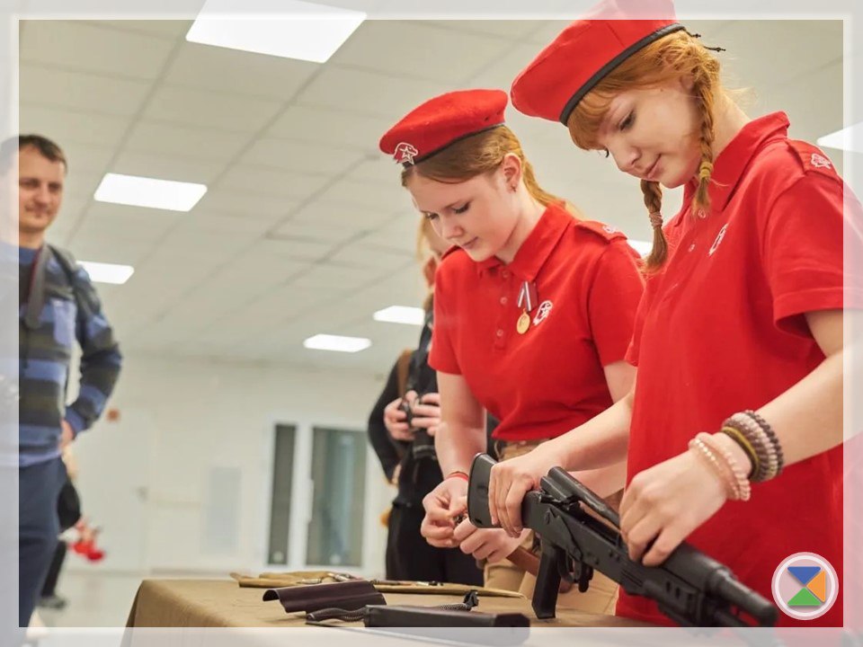 УРОК МУЖЕСТВА. В нашей школе прошло важное и значимое мероприятие – «Урок мужества», участниками которого стали юнармейцы, кадеты и участники «Движения первых» УРОК МУЖЕСТВА. В нашей школе прошло важное и значимое мероприятие – «Урок мужества», участниками которого стали юнармейцы, кадеты и участники «Движения первых»