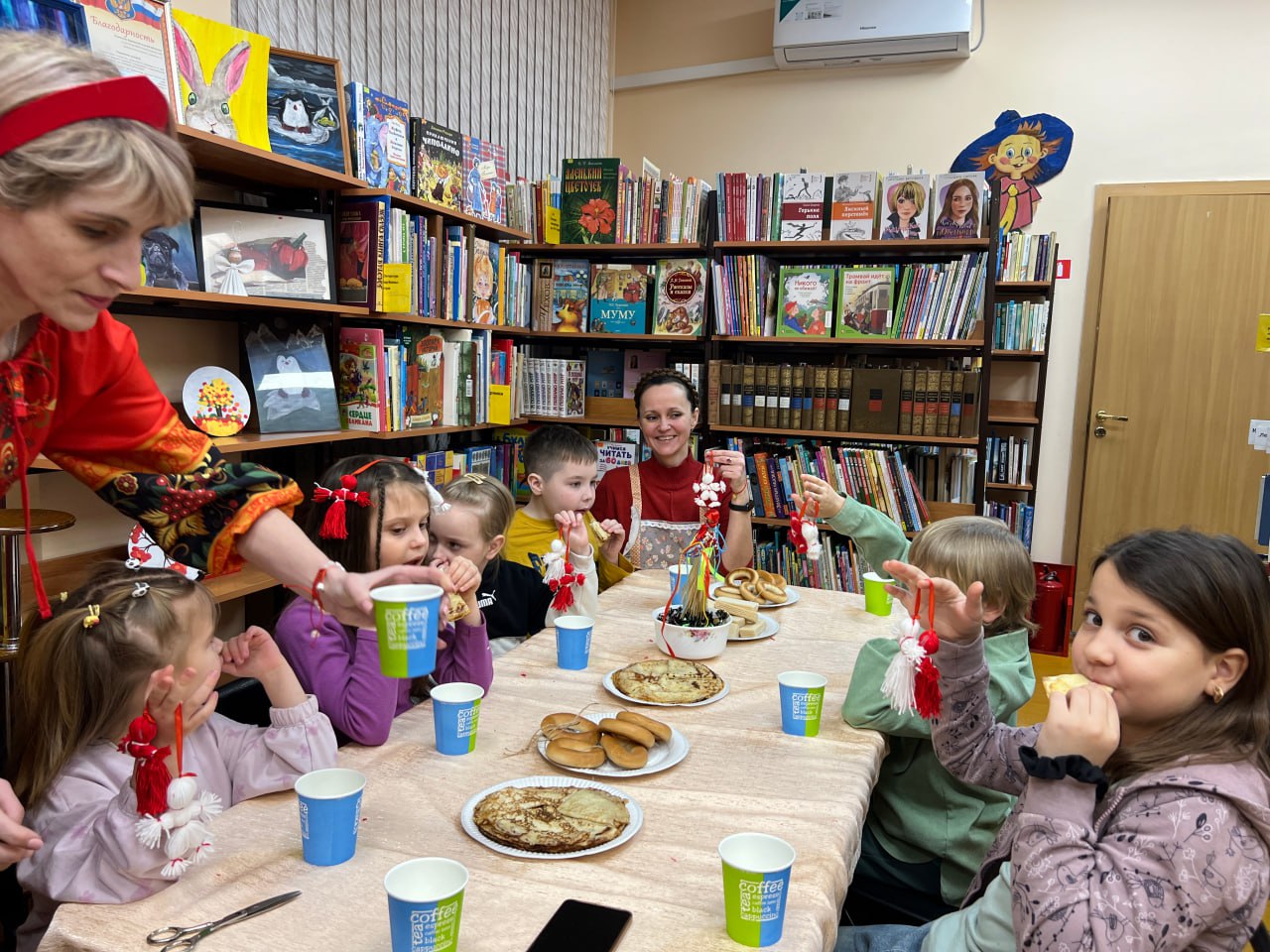 Фольклорные посиделки «Русская старинная, румяная да блинная», посвященные Масленице, состоялись в Крюковской библиотеке для жителей муниципального округа Чехов Фольклорные посиделки «Русская старинная, румяная да блинная», посвященные Масленице, состоялись в Крюковской библиотеке для жителей муниципального округа Чехов